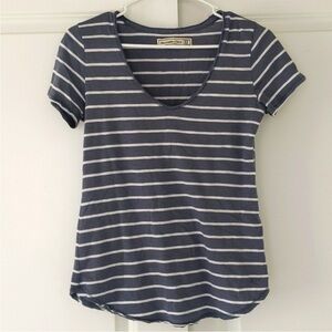 Abercrombie & Fitch Striped T-Shirt XS